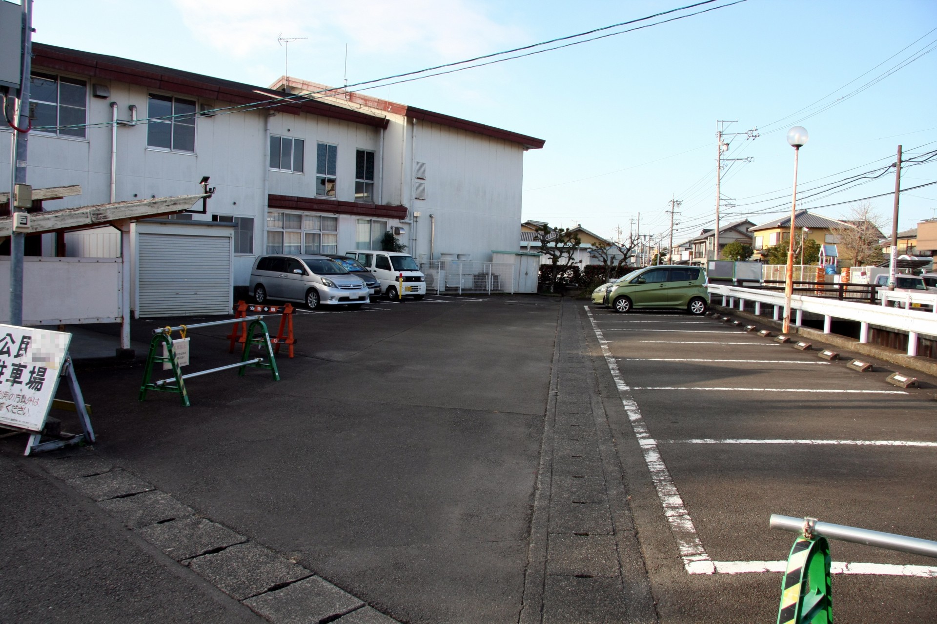 豊田公民館北側駐車場