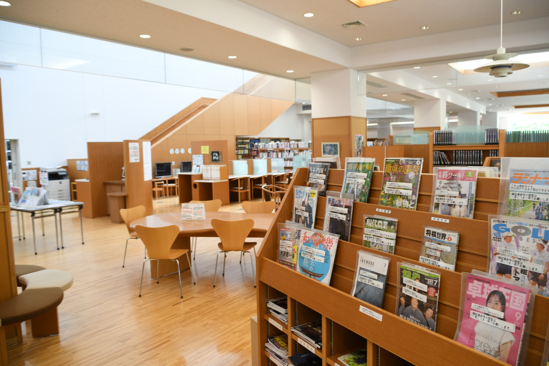 20230725_菰野町図書館内観 (3)