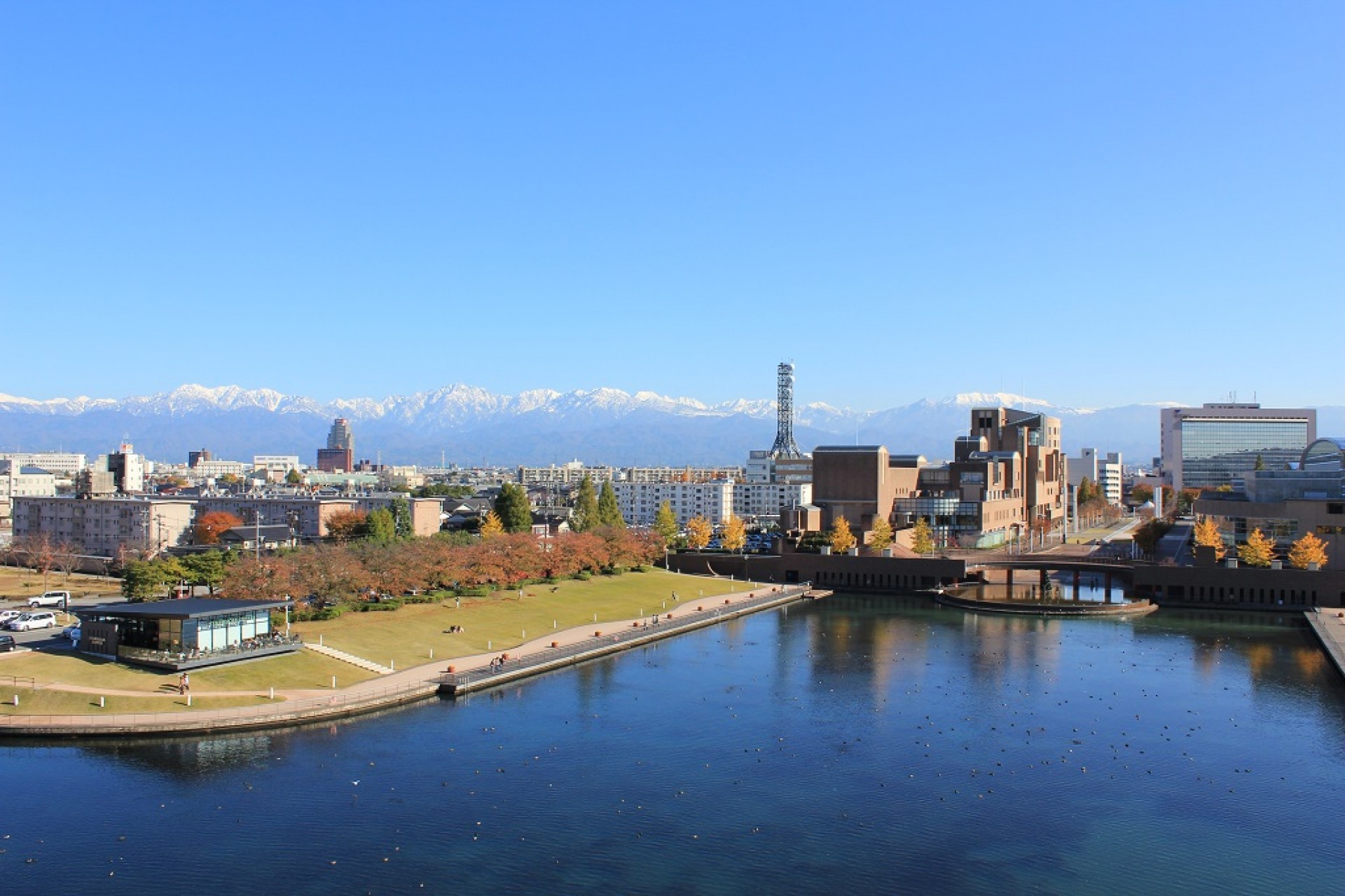 富山県富岩運河環水公園_全景1