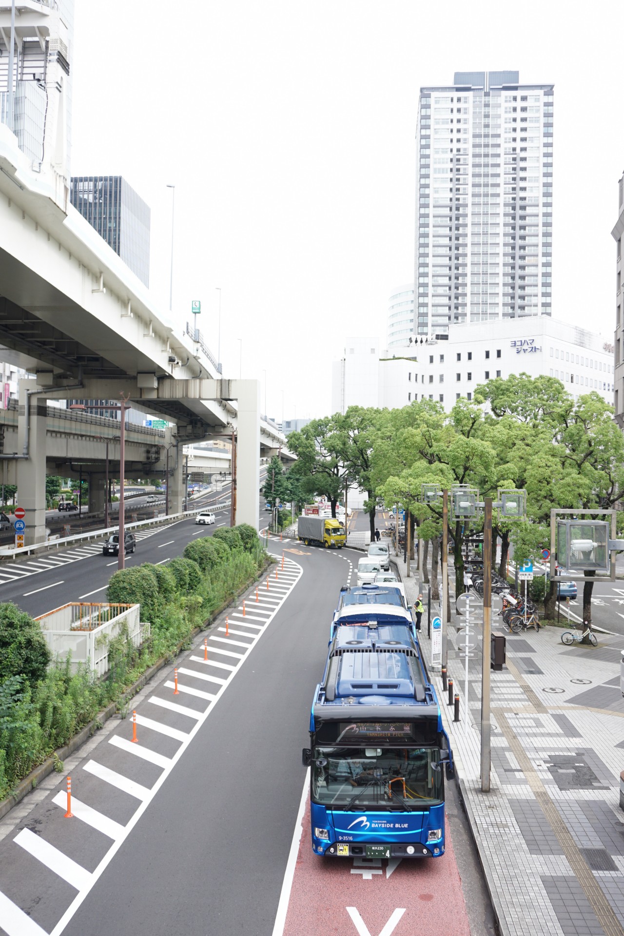 横浜市営バスベイサイドブルー