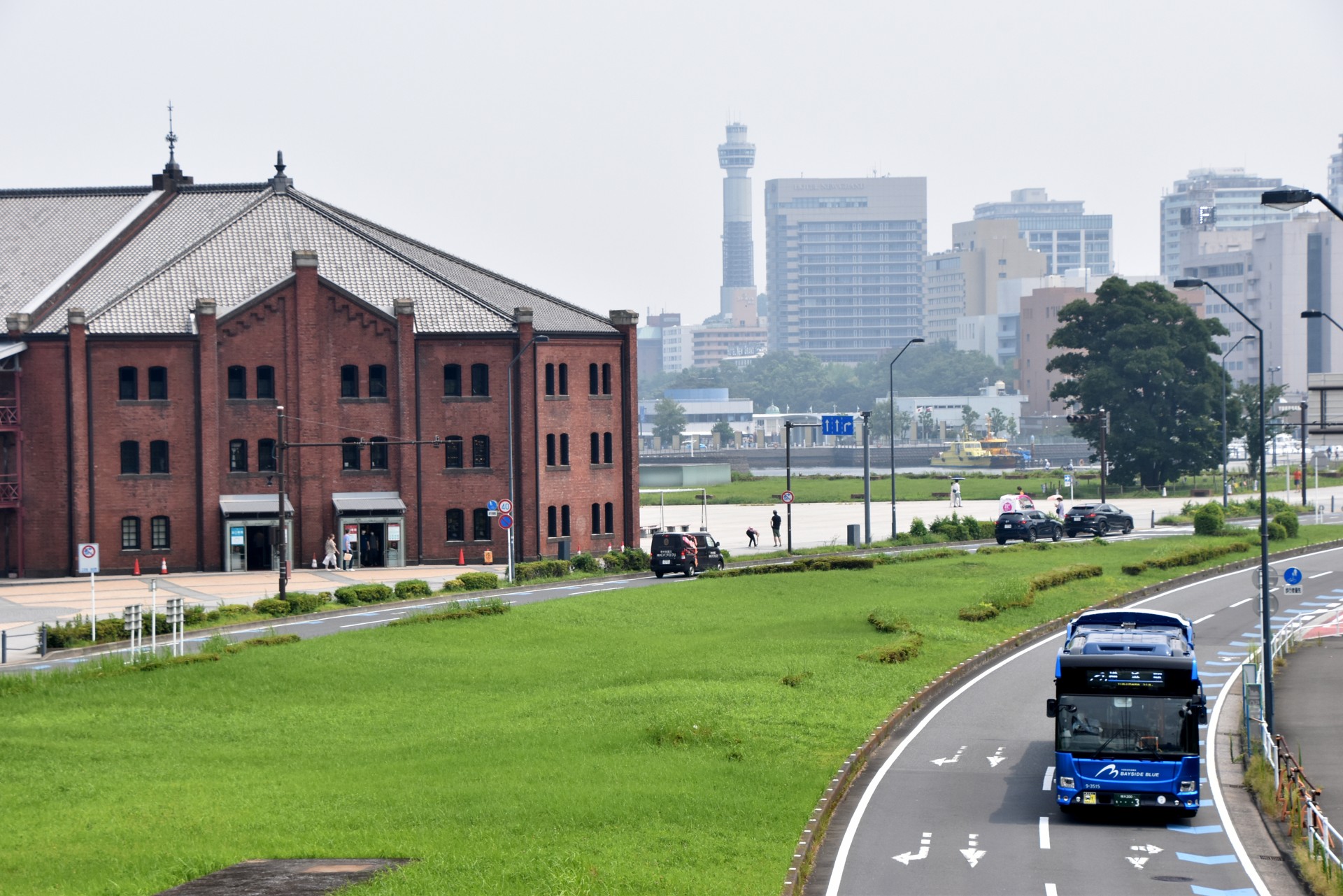 横浜市営バスベイサイドブルー