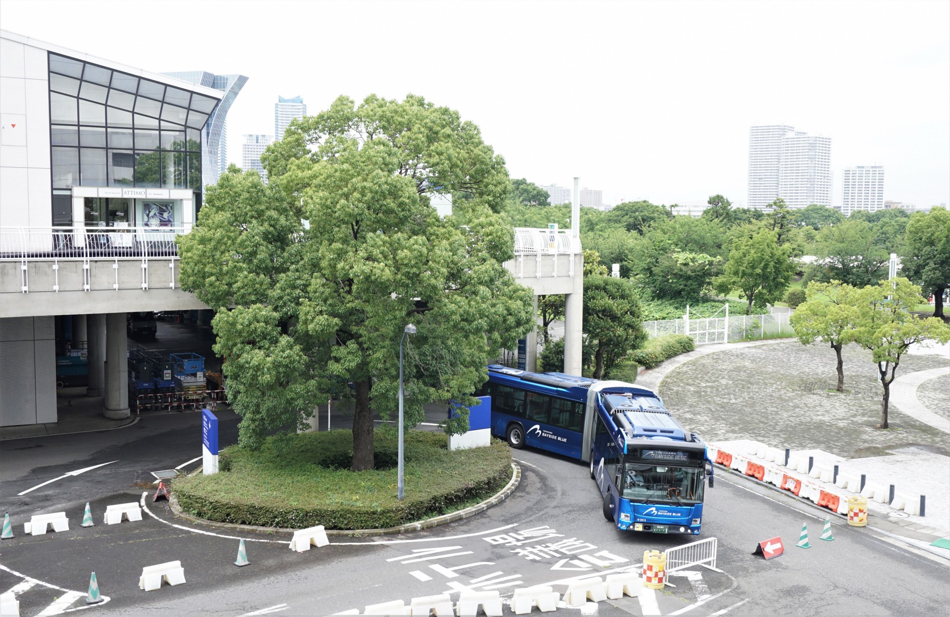 横浜市営バスベイサイドブルー