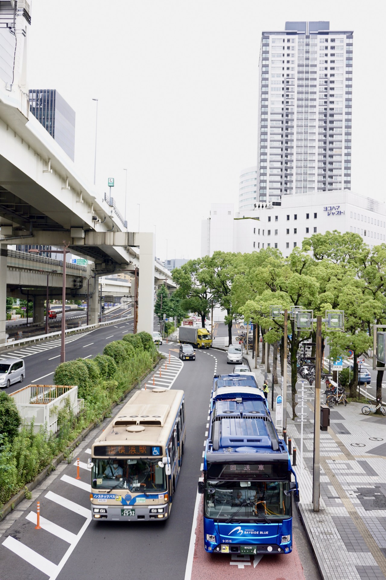 横浜市営バスベイサイドブルー