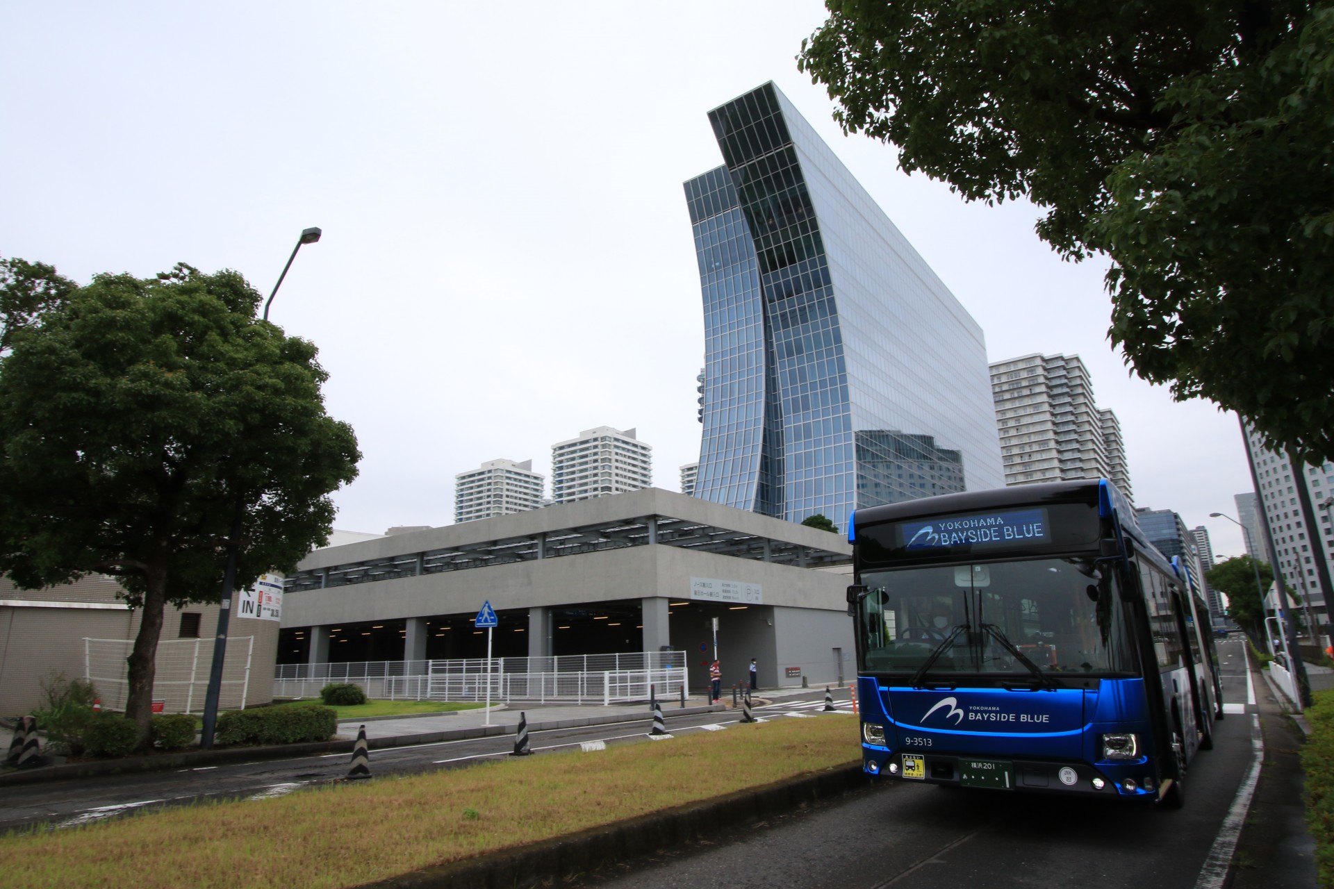 横浜市営バスベイサイドブルー