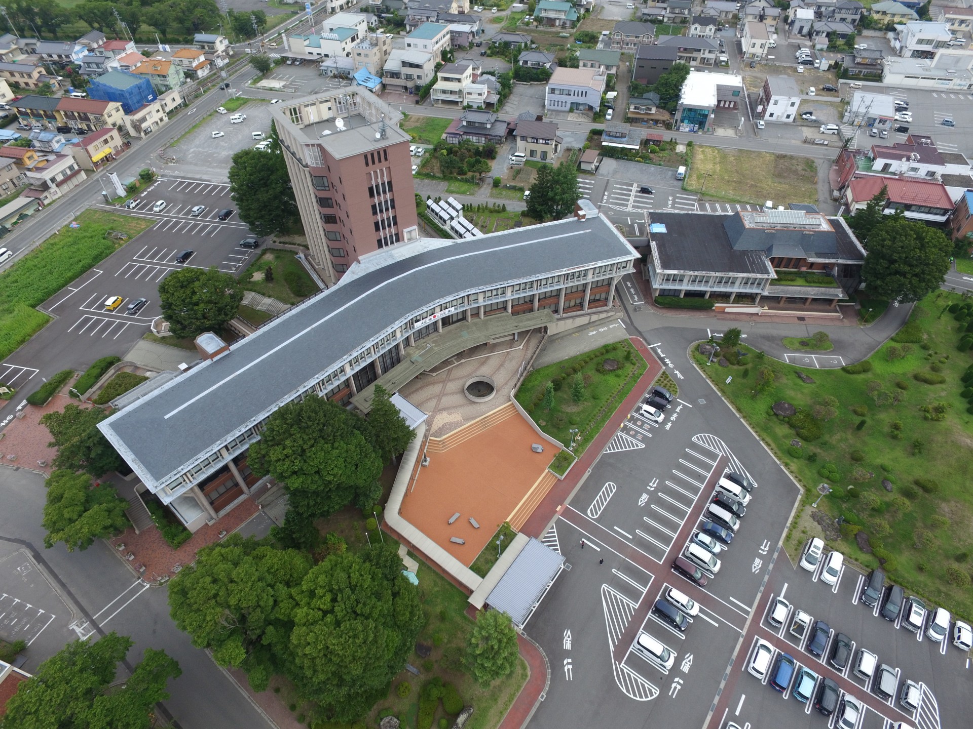 佐久市役所　上空より