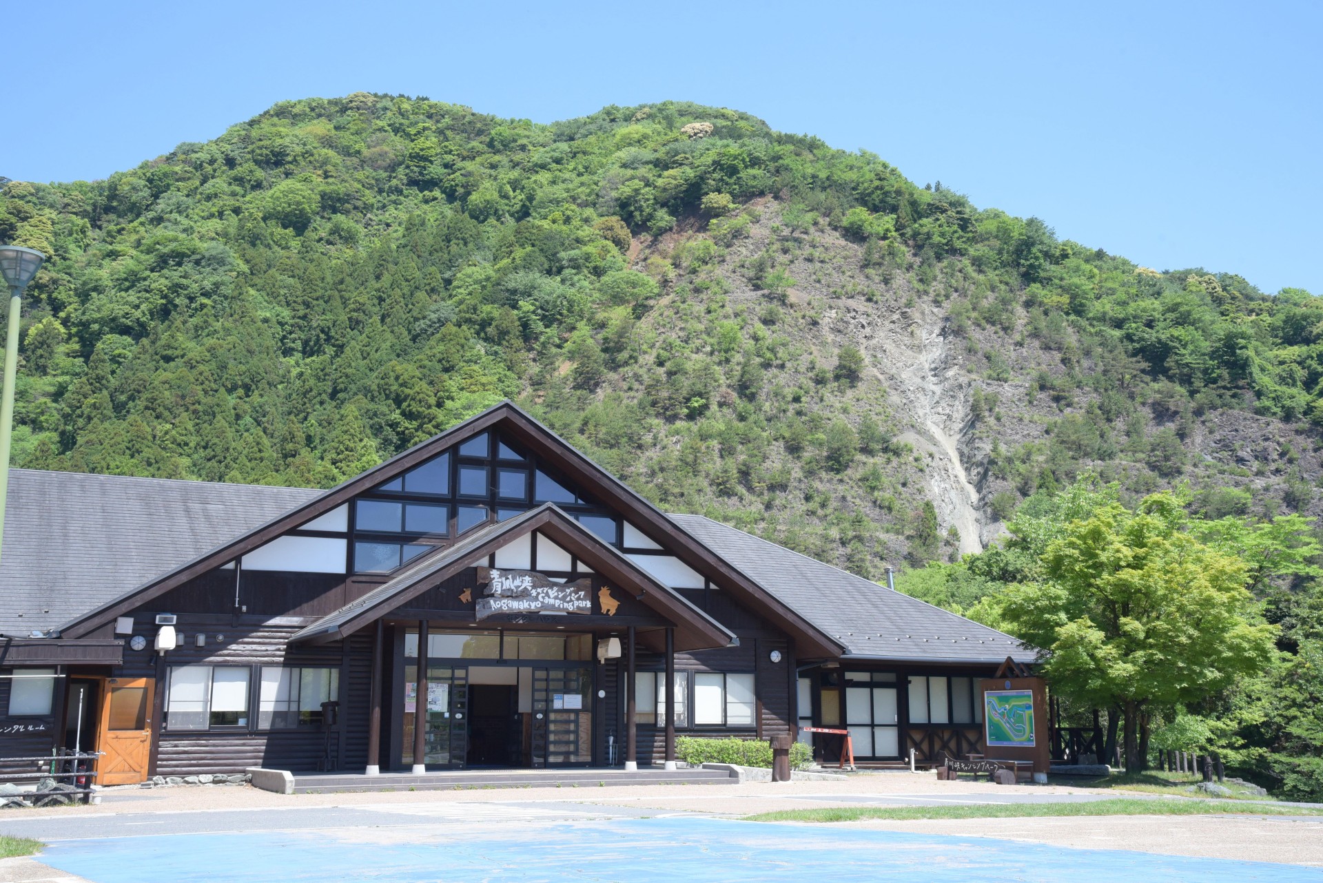 青川峡キャンピングパーク_センターハウス