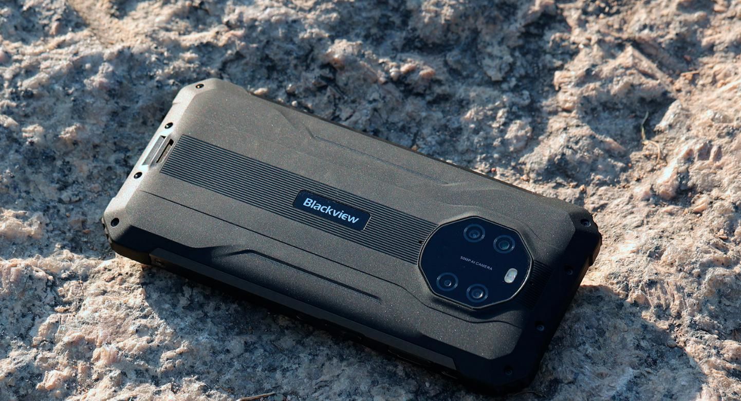 Смартфон Блеквью для роботи та подорожей: огляд можливостей