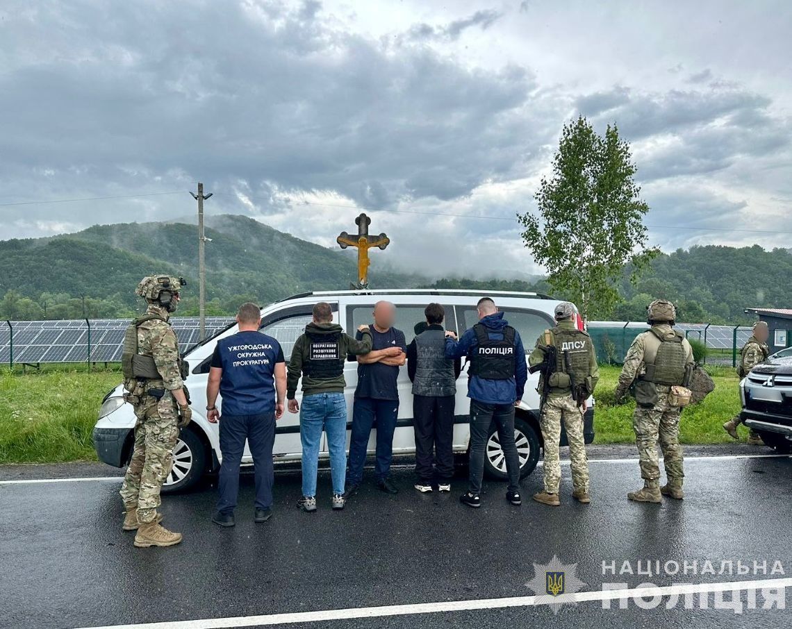 Власник готелю на Закарпатті переправляв ухилянтів через кордон