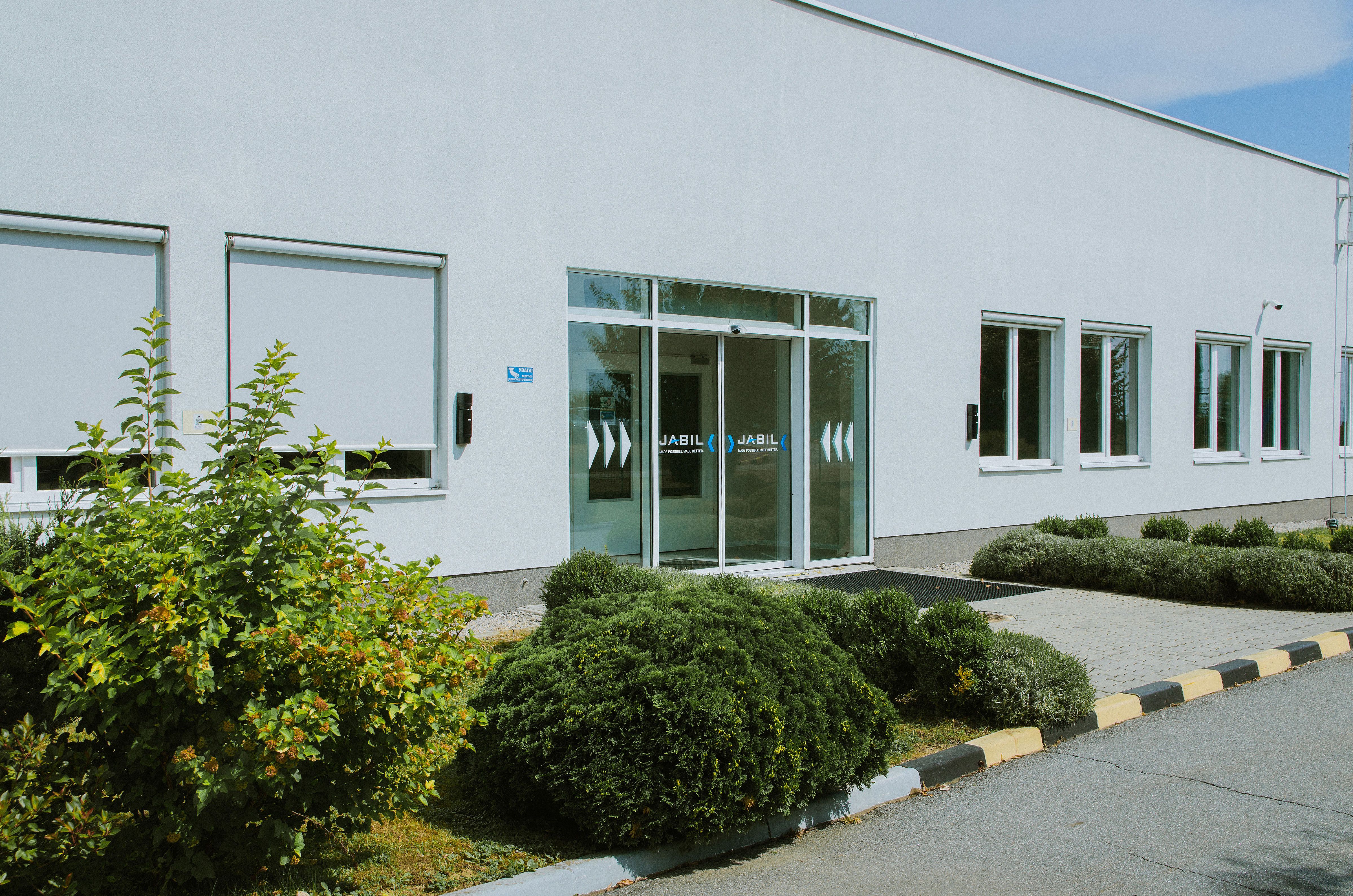 Jabil сплатив ₴300 мільйонів податків та відкрив навчальну лабораторію в УжНУ