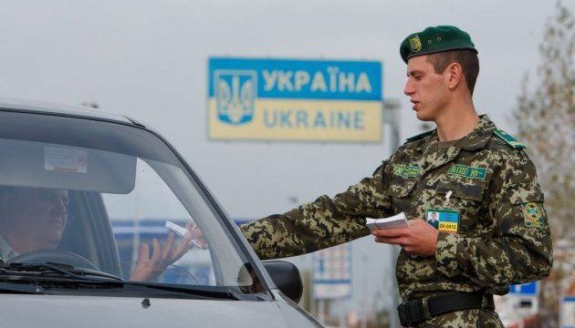 На Закарпатті ухилянти прорвали держкордон на вантажному автомобілі і втекли до Угорщини