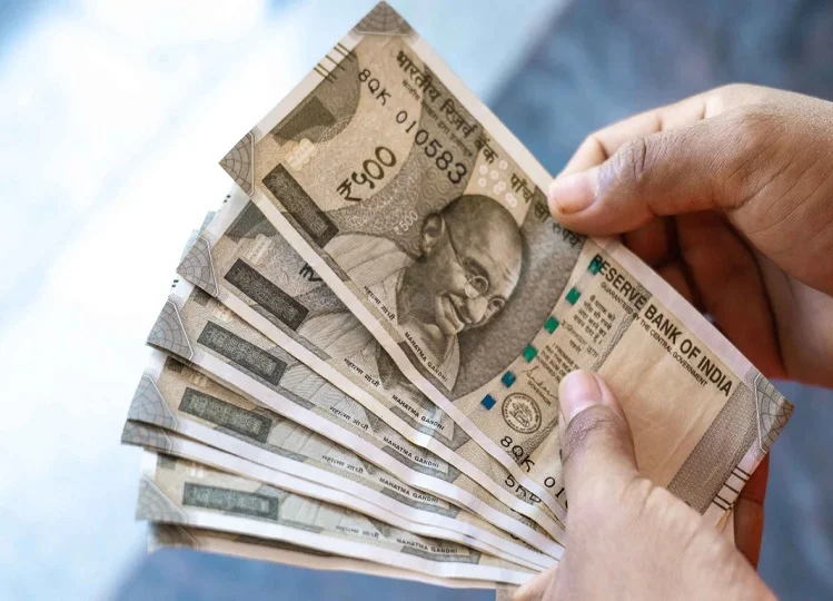 Government scheme: पति-पत्नी को इस योजना में मिलेगी दस हजार रुपए प्रति माह पेंशन, आज ही करें ऐसा
