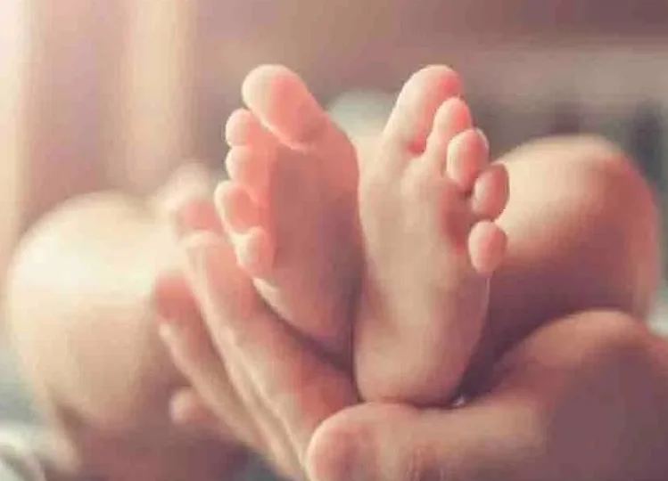 Russia: 25 साल से कम आयु की छात्राओं को बच्चा पैदा करने पर मिलेंगे 81,000 रुपए, सरकार ने दे दिया है ऑफर