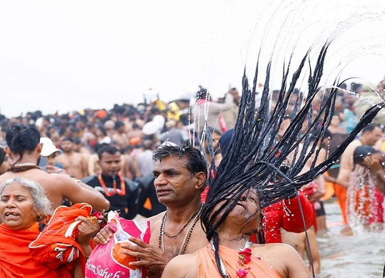 Maha Kumbh 2025: पीरियड्स की स्थिति में महिला नागा साधु इस प्रकार पूरी करती हैं अपनी धार्मिक प्रक्रियाएं, जानें