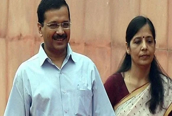 इतने करोड़ की संपत्ति के मालिक हैं Kejriwal, पत्नी की संपत्ति के बारे में जानकर उड़ जाएंगे होश