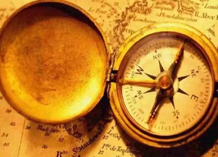 Vastu Tips:  रसाई में कभी भी नहीं होने दें इन पांच चीजों की कमी, नहीं तो मां लक्ष्मी हो जाएंगी नाराज 