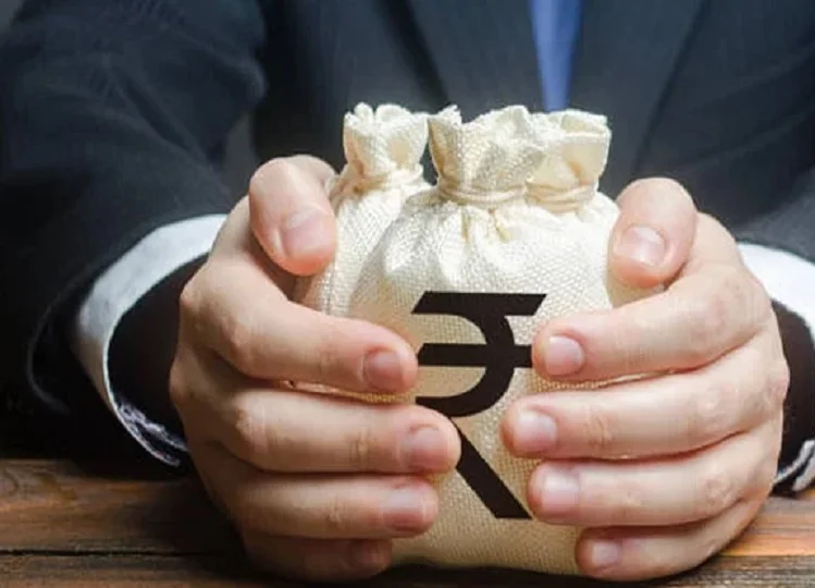 Government Scheme:  पब्लिक प्रोविडेंट फंड योजना में निवेश करने पर मिलते हैं ये फायदे, जान लें आप