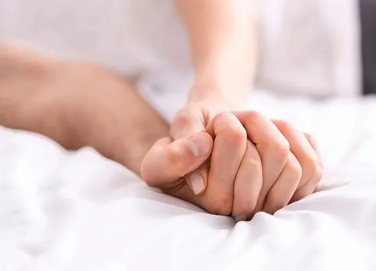 Physical Relationship: मर्दाना ताकत बढ़ा देती है ये चीज, सेवन करने के बाद पार्टनर भी हो जाएगा खुश