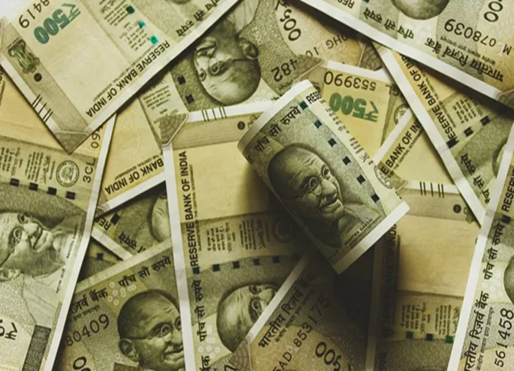 8th Pay Commission Pay Hike: 7 पिछले वेतन आयोगों के अनुसार क्या होगी न्यूनतम और अधिकतम सैलरी, जानें यहाँ