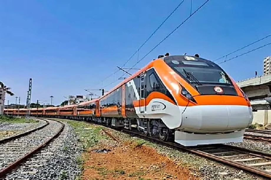 देश की पहली वंदे भारत स्लीपर ट्रेन में सफर करने पर देना होगा इतना किराया,  PM Modi दिखाएंगे हरी झंडी