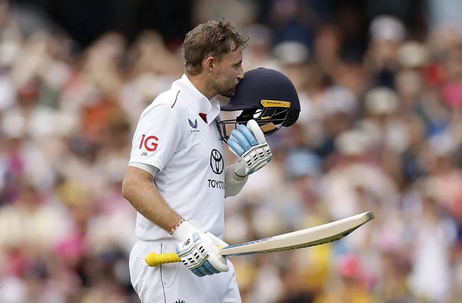 Ashes Series: सिडनी टेस्ट में जो रूट ने शतक लगाकर की रिकी पोंटिंग की बराबरी