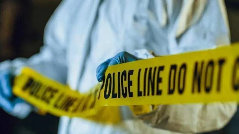 Crime News: मां, बहन और 14 साल के भाई को उतारा मौत के घाट, पिता ने कहा बड़े बेटे ने पत्नी के चक्कर में कर दिया...