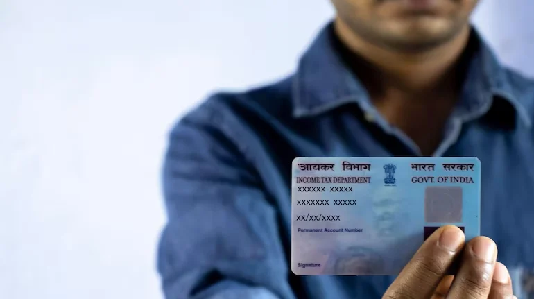 PAN Card Security Alert: आपके PAN से भी लिया जा सकता है फर्जी लोन, इन जरूरी उपायों से रहें पूरी तरह सुरक्षित