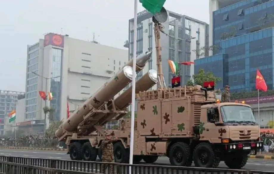 Army Day Parade: जयपुर में देखने को मिला आधुनिक सैन्य ताकत का भव्य नजारा, सड़क पर नजर आई ब्रह्मोस मिसाइल