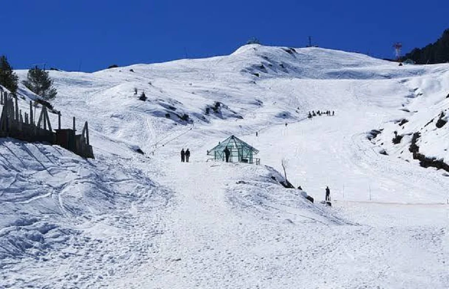 Travel Tips: इस कारण औली को बोला जाता है भारत का मिनी स्विट्जरलैंड, बना लें घूमने का प्लान