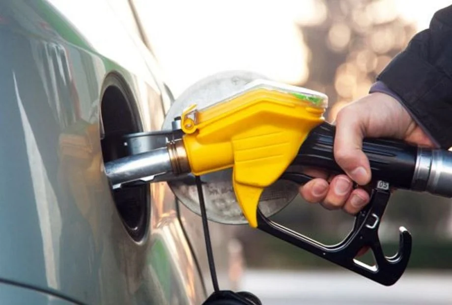 Petrol-diesel prices: मकर संक्रांति के एक दिन पहले सरकारी तेल कंपनियों ने इतनी तय कर दी हैं कीमतें, जान लें