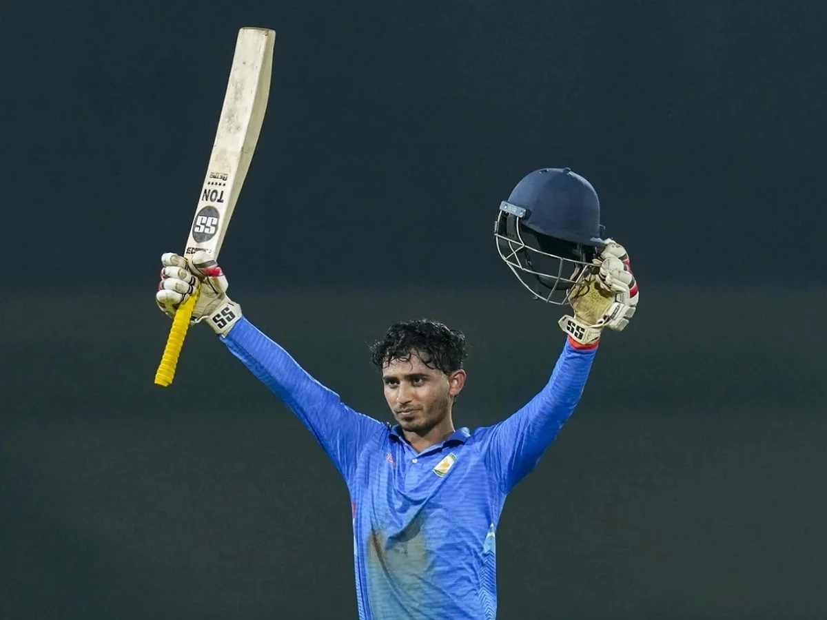 Vijay Hazare Trophy: 25 साल के बल्लेबाज अमन मोखाड़े ने की ग्रेमी पोलाक के विश्व रिकॉर्ड की बराबरी