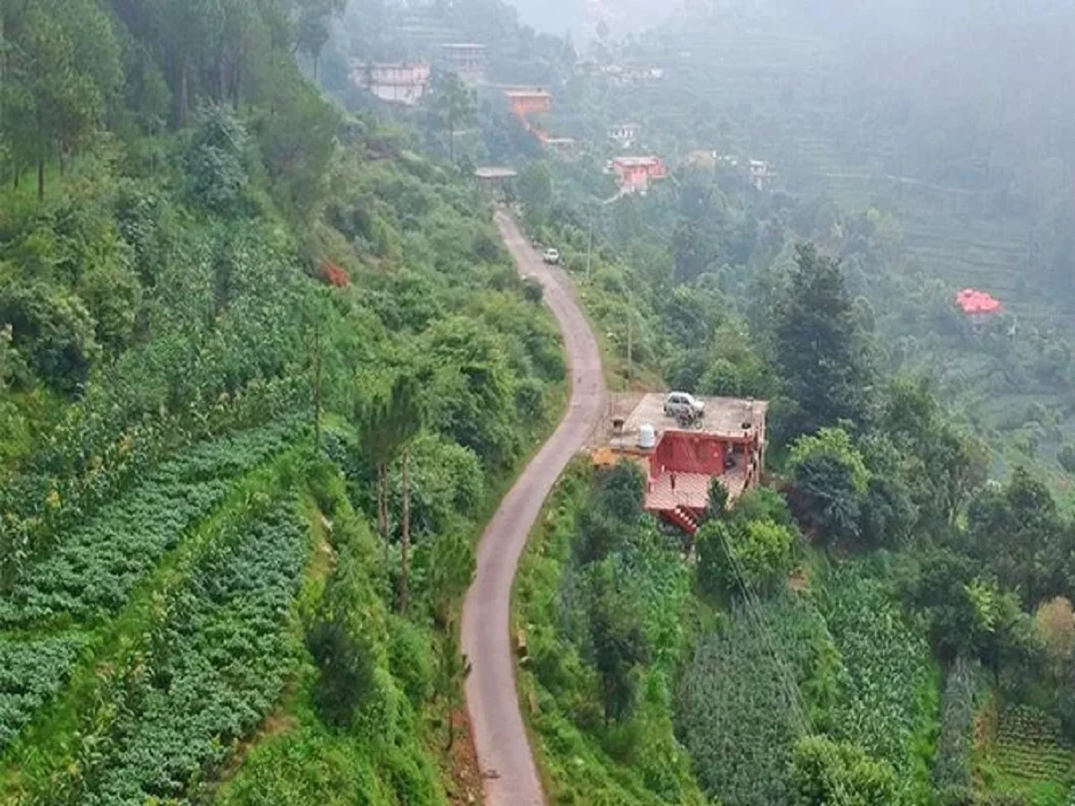 Travel Tips: हिमाचल प्रदेश की बरोग हिल स्टेशन है बहुत ही खूबसूरत, इस कारण टूर बनेगा यादगार