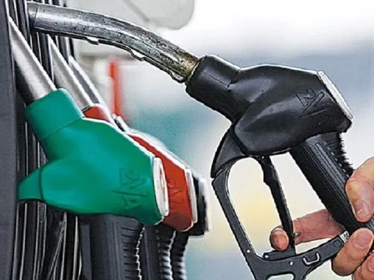Petrol-diesel prices: रामलला की प्राण प्रतिष्ठा के दो वर्ष पूर्ण होने पर इतनी तय हो गई है पेट्रोल-डीजल की कीमतें
