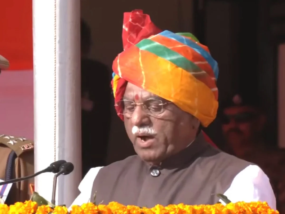 77th Republic Day: राज्यपाल हरिभाऊ बागडे ने किया ध्वजारोहण, कहा- सरकार ने नकल और पेपर माफियाओं पर अंकुश लगाया