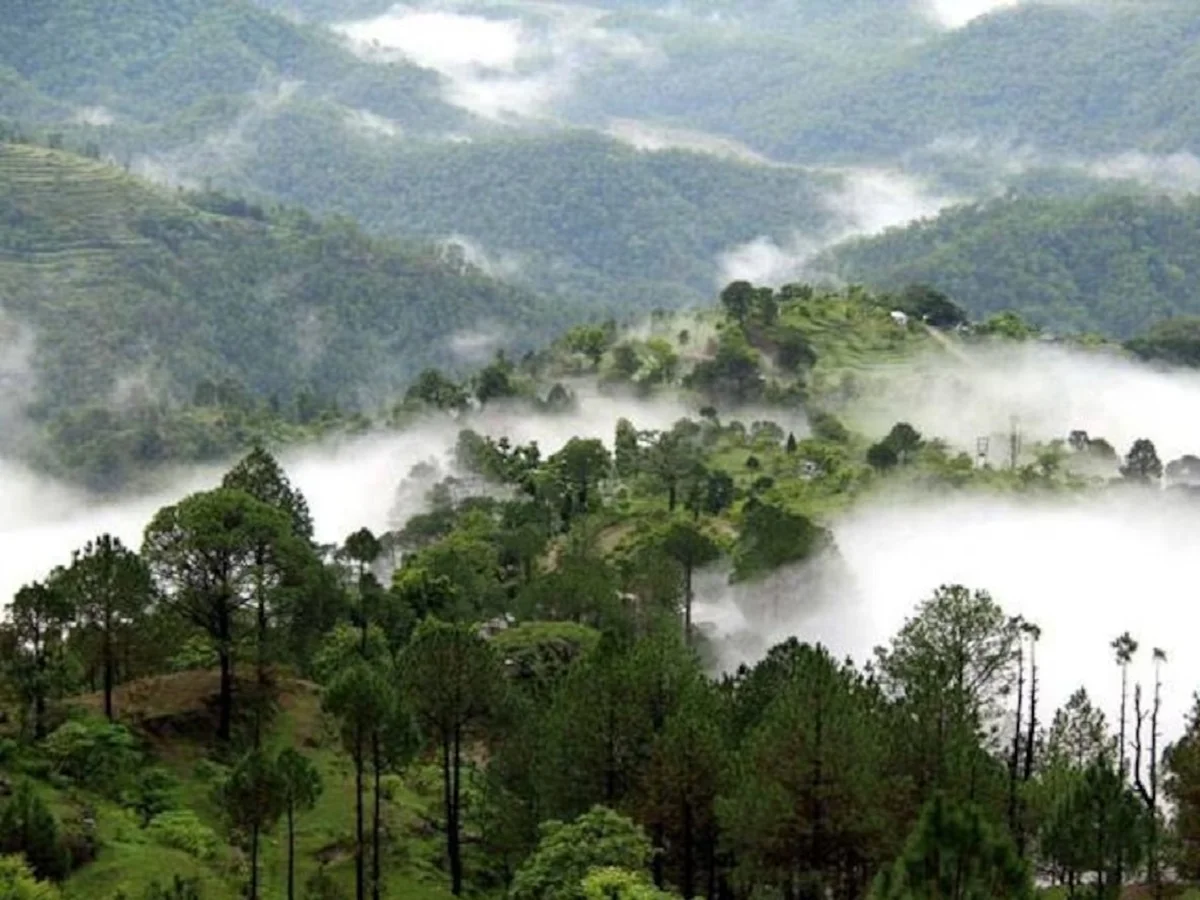Travel Tips: उत्तराखंड की यात्रा में इन दो पयर्टक स्थलों की जरूर करें सैर, यादगार बनेगा टूर