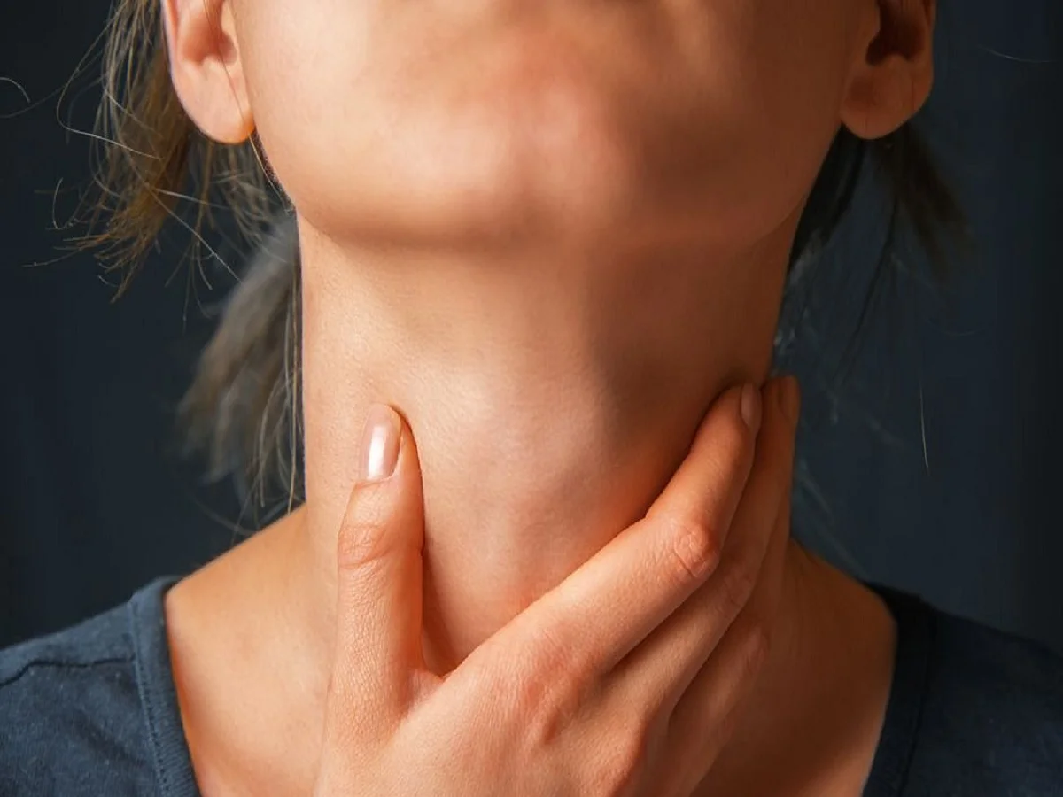 Health Tips:  ये हैं थायरॉइड के प्रमुख लक्षण, इन कारणों से महिलाएं होती हैं ज्यादा पीड़ित