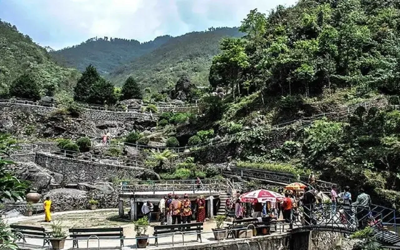 Travel Tips:  वेलेंटाइन डे को दार्जिलिंग में पार्टनर के साथ बना लें यादगार
