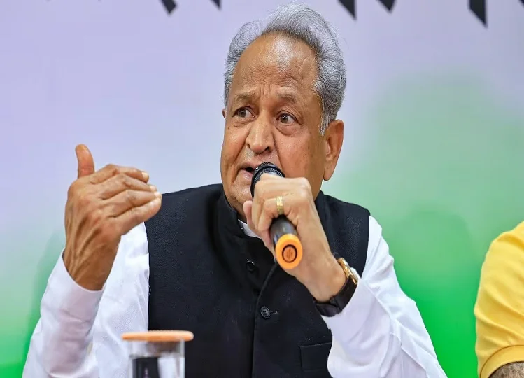 Rajasthan Budget 2025: पूर्व सीएम गहलोत ने सरकार को याद दिलाई चुनावी गारंटी, कहा- आंकड़ों में उलझा रहे युवाओं को
