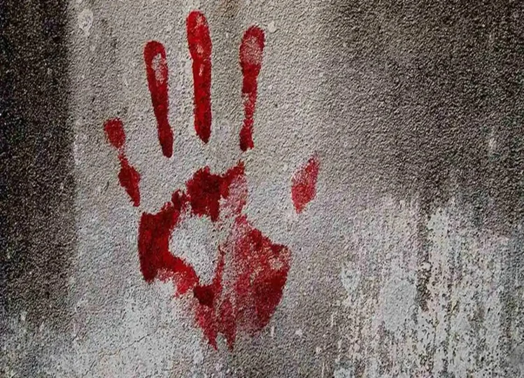 Crime: छात्राओं को गलत तरीके से छूता था टीचर, योगा सिखाने के बहाने करता था गंदी हरकत, अब...