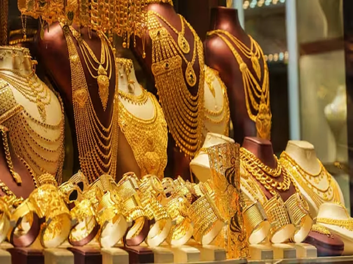 Gold Price Today: तीसरे दिन भी फिसला सोना, चांदी में तेज गिरावट; जानिए आज के ताज़ा भाव
