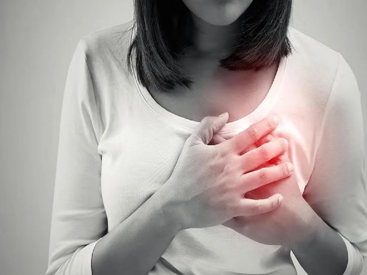  ये भी हैं heart attack के लक्षण, नजर आने पर तुरंत लें डॉक्टर की सलाह, नहीं तो…