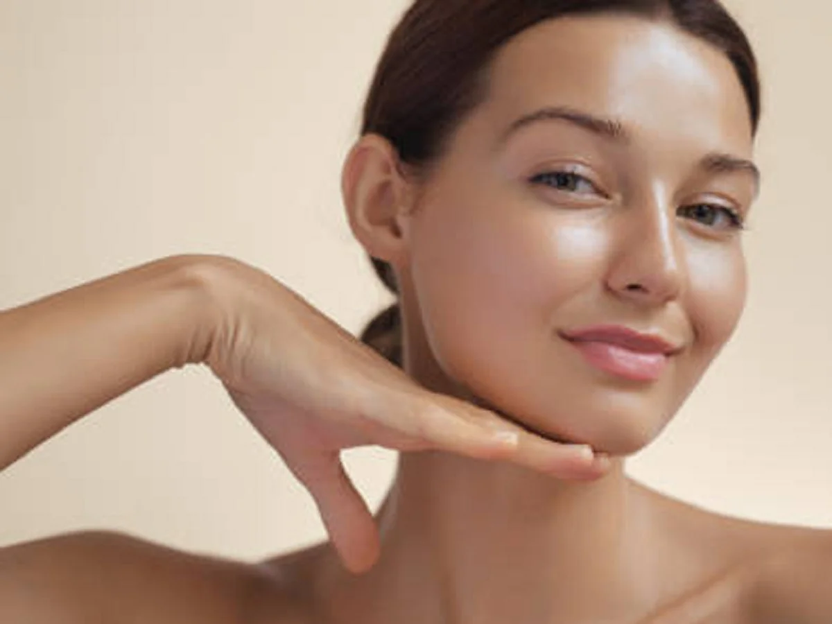 Beauty Tips: चेहरे की खूबसूरती बढ़ा देता है शहद और मलाई का ये जादुई पैक, इस प्रकार करें उपयोग