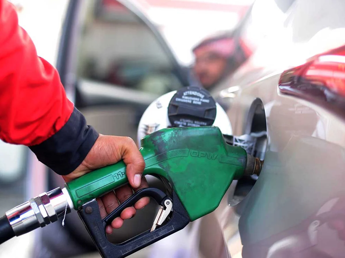 Petrol-Diesel Price: टंकी फुल करवाने से पहले चेक कर लें कीमतों की ताजा लिस्ट