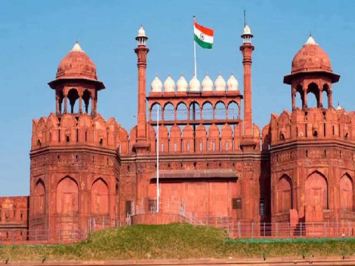 Travel Tips:  दिल्ली के इन पर्यटक स्थलों का एक बार जरूर ही करें दीदार, यादगार बन जाएगा टूर