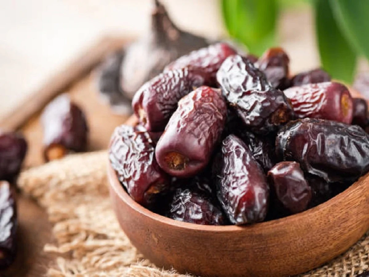 Health Tips: खजूर में मिलते हैं ये पोषक तत्व, खाने से मिलते हैं ये लाभ