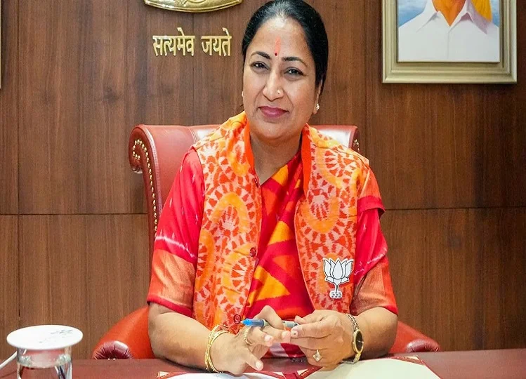 Delhi: सीएम रेखा गुप्ता ने जारी किया 'व्हॉट्सएप नंबर' अब दिल्लीवाले घर बैठे कर सकेंगे ये बड़ा काम