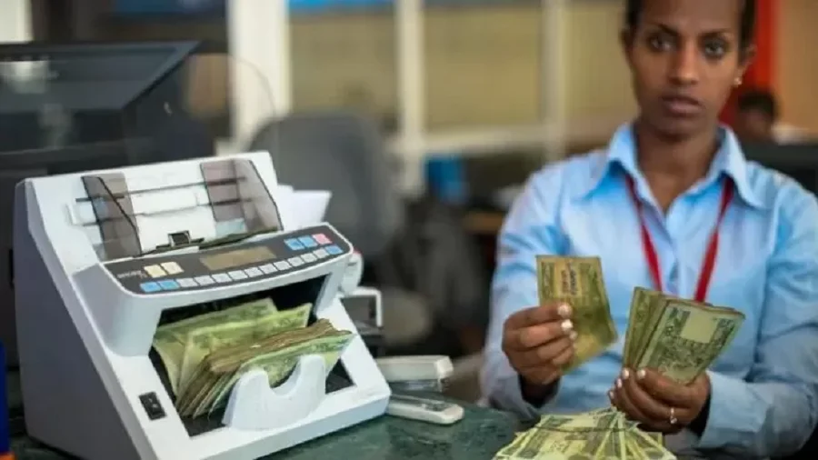 Bank Withdrawal Limit: बैंक से पैसे निकालने की सीमा तय, जानें एक दिन में कितना कर सकते हैं निकासी