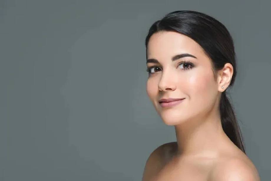 Beauty Tips: चेहरे की खूबसूरती को कम कर देती हैं ये दो बुरी आदतें, आज से ही बना लें दूरी