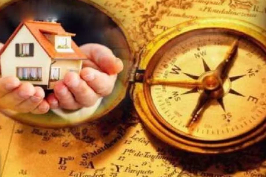 Vastu Tips: इन चीजों के कारण घर में आती हे दरिद्रता, आज ही कर दें बाहर