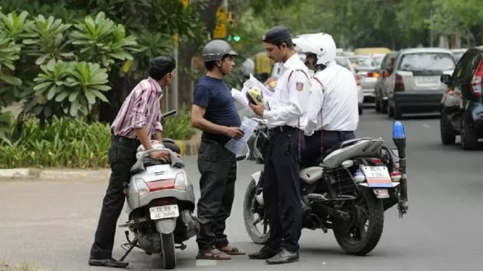 Traffic Challan: अगर सड़क पर शोर मचाया तो भरना पड़ेगा 10 गुना जुर्माना, लाइसेंस होगा सस्पेंड, जानिए नए नियम