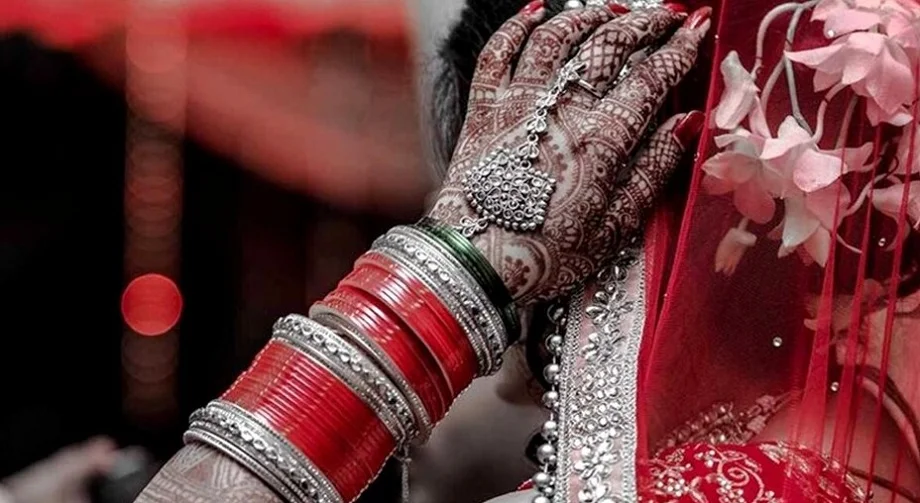 Bihar:  छत के रास्ते नवविवाहिता के घर में घुस गया युवक, किया दुष्कर्म, इसके बाद करने लगा ऐसा कि...